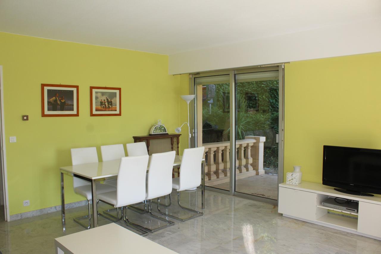 - Bella Vista Piscine Terrasse Et Jardin *